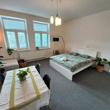Lp 1926 Aneb U Nas Doma Apartment Zlin Ngoại thất bức ảnh